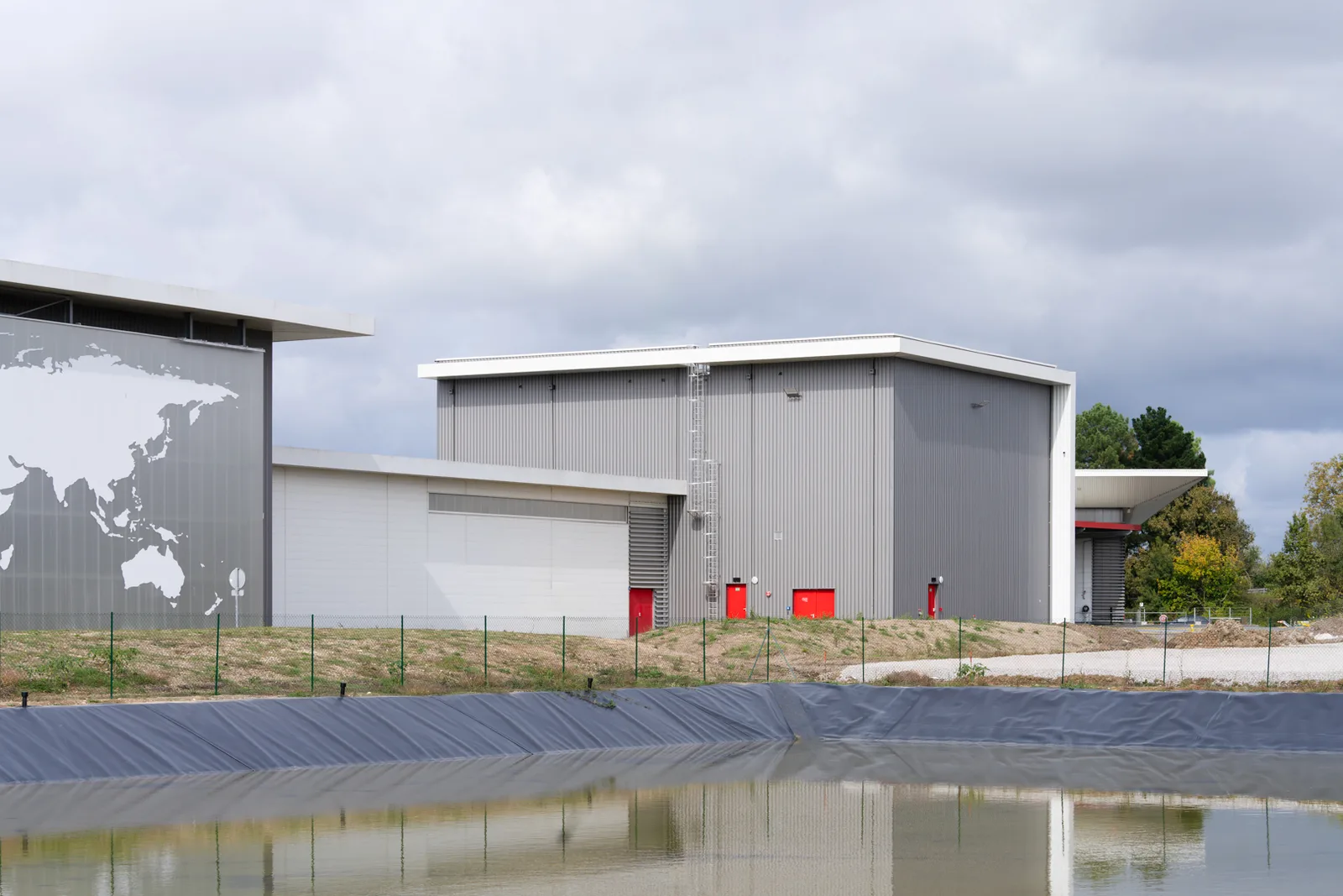 Agrandissement de l’auvent et adaptation, rénovation énergétique et extension des cellules de stockage des entrepôts logistiques sur un site ICPE (33)