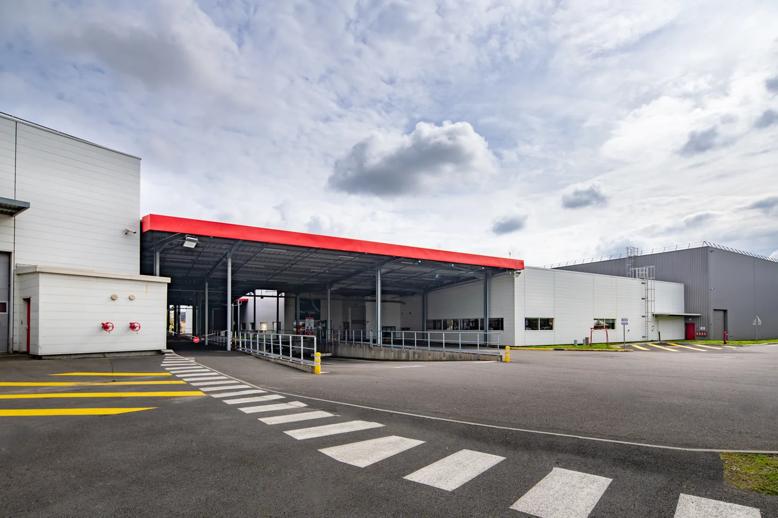 Agrandissement de l’auvent et adaptation, rénovation énergétique et extension des cellules de stockage des entrepôts logistiques sur un site ICPE (33)