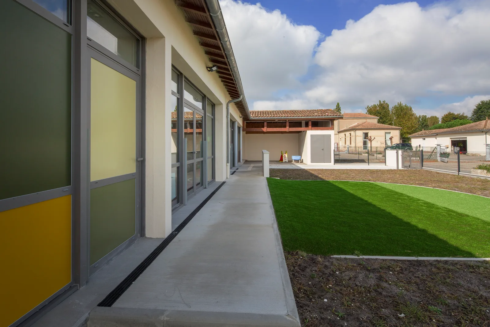 Réhabilitation d’une école en crèche (33)