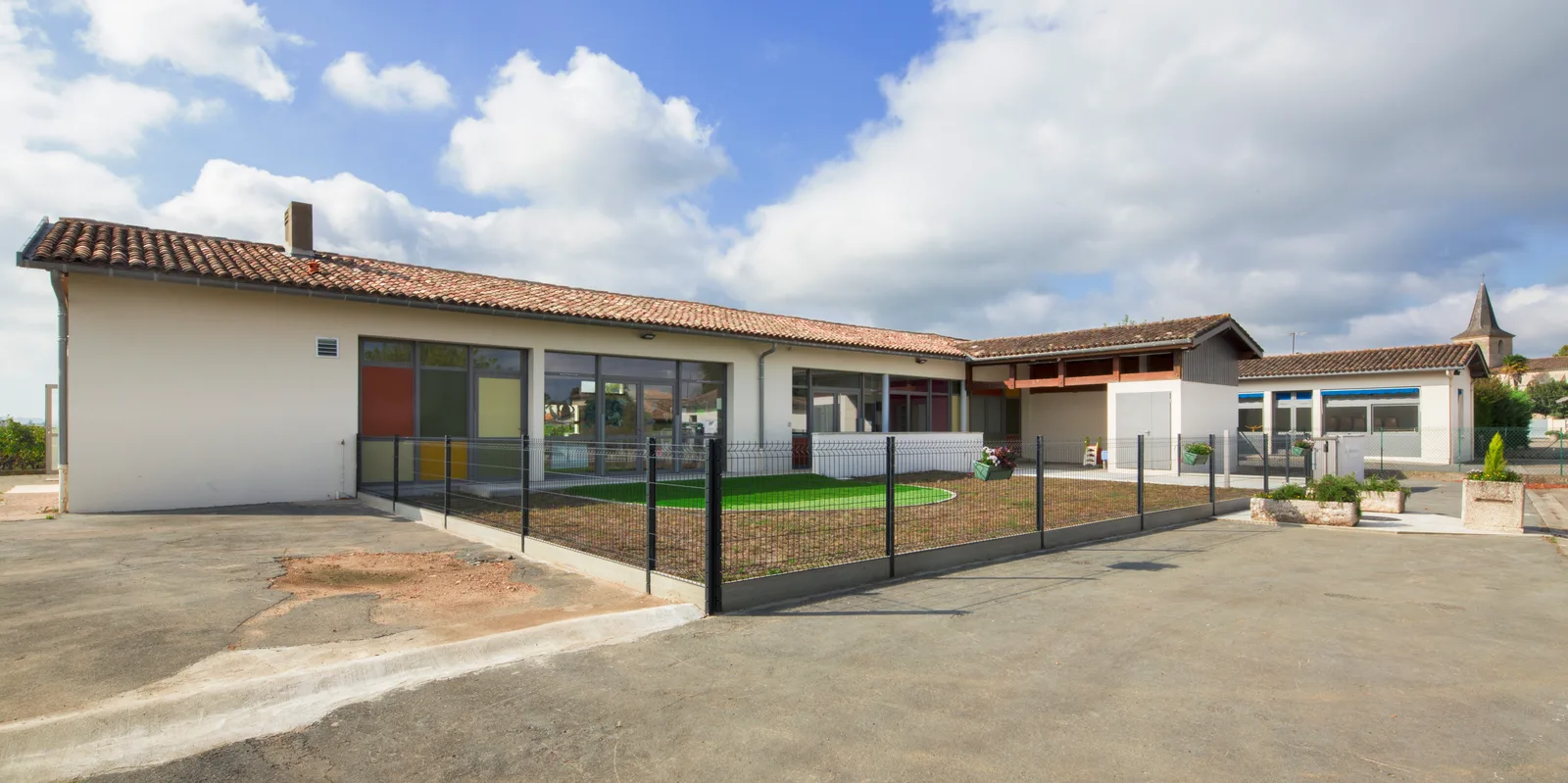 Réhabilitation d’une école en crèche (33)